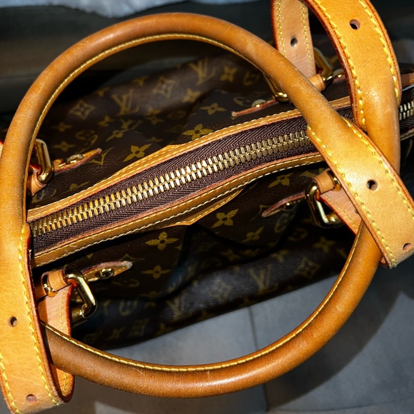 🔥SOLD🔥Louis Vuitton Tívoli GM - Picture 7 of 10